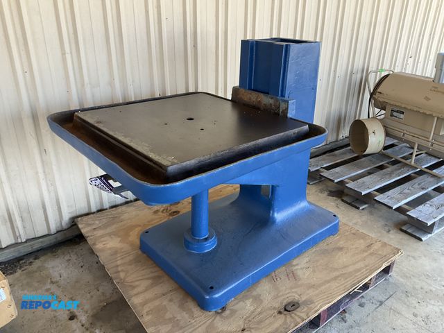 Lot 2-33023 - INDUSTRIAL ADJUSTABLE HEAVY DUTY WORK TABLE, DRIP SILL EDGE, 33"X 32", 38" MAX HEIGHT