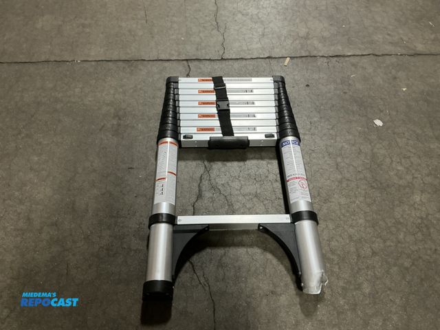 Lot 2-27215 - Collapsing ladder