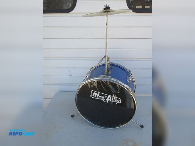 Lot 2-59062 - Single Music Alley 14" drum w/ a cymbal