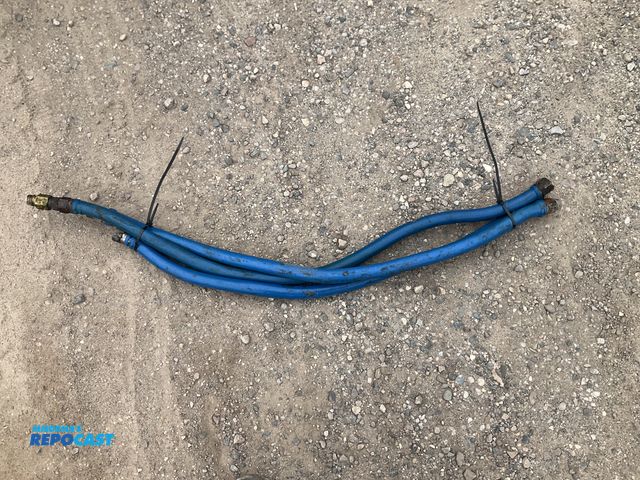 Lot 2-62781 - 3 pieces of 3/4" gas hose