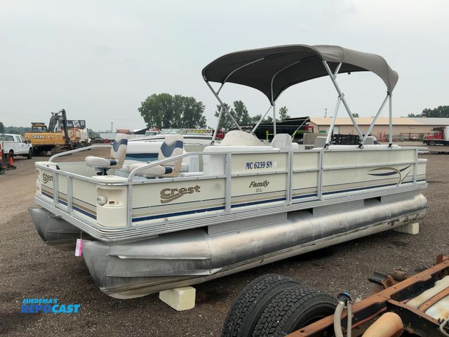 Lot 2-21222 - 2003 Crest 22/24 OB Family DL 22' Pontoon Boat