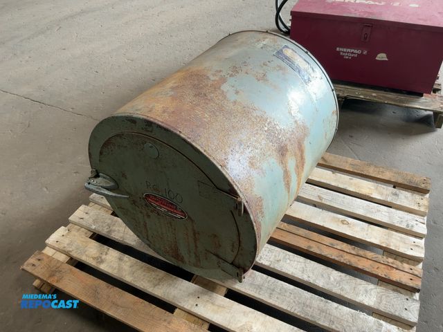 Lot 2-44288 - Phoenix DryRod Electrode Stabilizing Oven, Model 16C, 1000 Watts, 120 volt, approx. 26"x22", Works