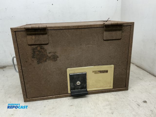 Lot 2-35732 - Fireproof document / firearm safe box with key