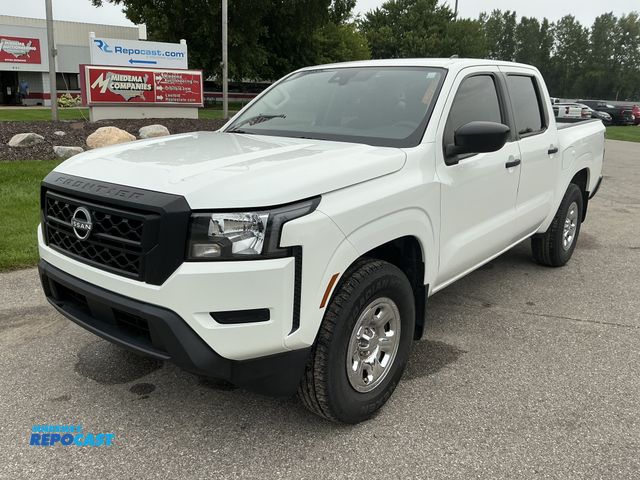 Lot 2-40600 - 2022 Nissan Frontier S Crew Cab Short Box Pickup Truck RWD