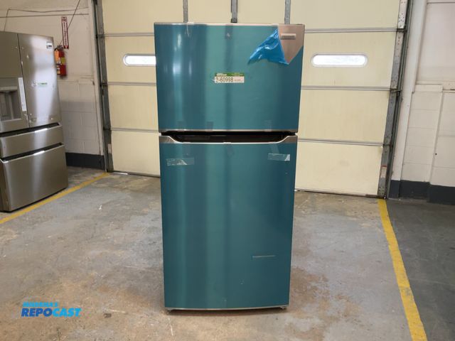 Lot 2-60998 - Scratch & Dent Electric Free Standing Frigidaire FFTR1835VSC Refrigerator/Freezer