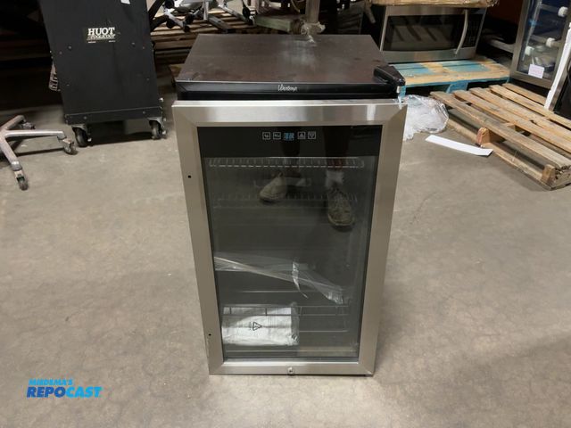 Lot 2-69202 - Scratch & Dent Vinotemp VTBC108L01SS 108-Can Single-Zone Beverage Cooler