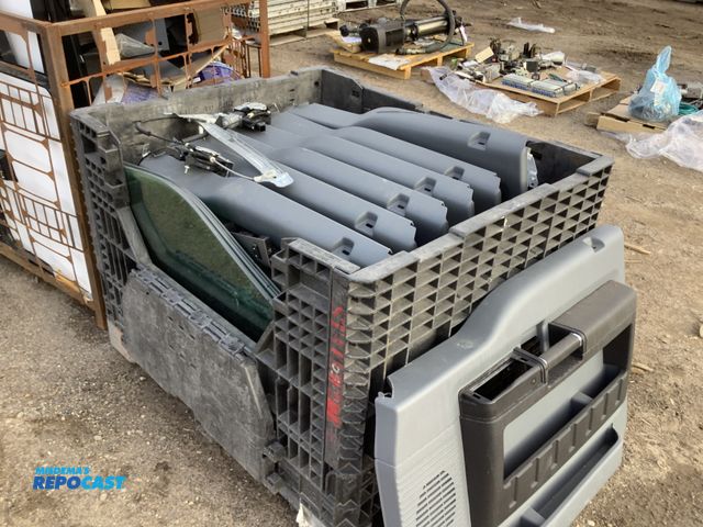 Repocast.com - Lot 2-36708 - Crate of (7) Ford truck OEM car doors 2 ...