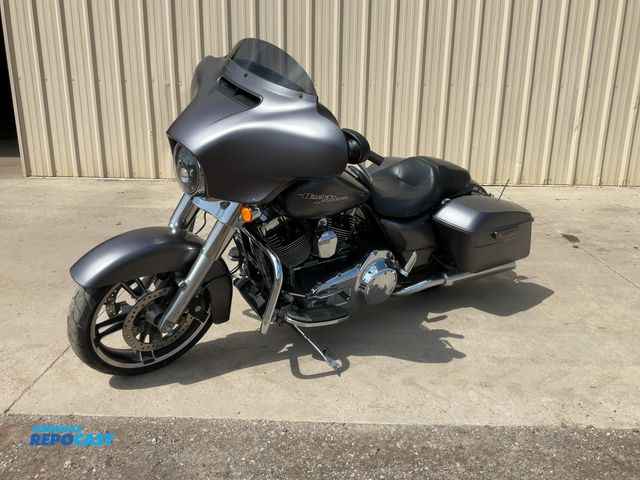 Lot 2-91682 - 2015 Harley-Davidson FLHX Street Glide Cruiser