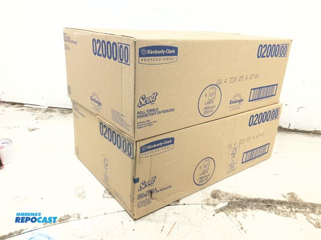 Lot 2-94506 - 2 Cases Rolls Scott (02000) 8" x 950 ft. Per Case Hard Roll Paper Towels - White 1.75"
