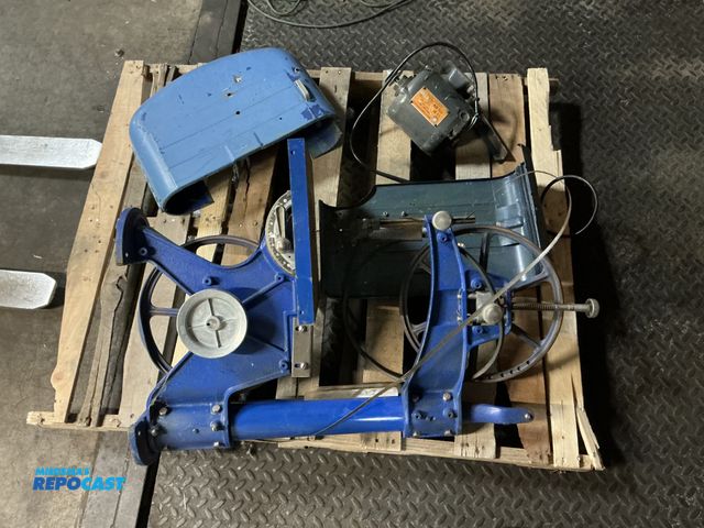 Lot 2-93354 - Band Saw with Westing House Handy-Craft Motor 1/3HP 1725RPM