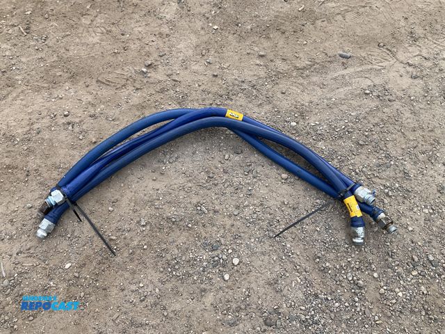 Lot 2-62798 - 3 pieces of 3/4" gas hose