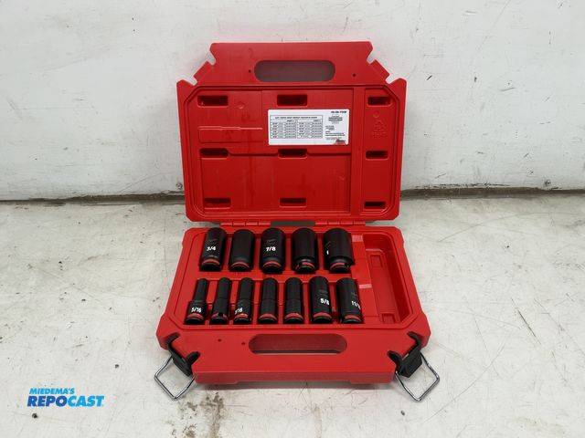 Lot 2-11457 - Milwaukee 49-66-7006 SHOCKWAVE 3/8 in. Drive Deep Well 6-Point Impact Socket Set
