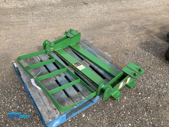 Lot 2-34343 - Frontier pallet fork carriage attachment for John Deere 1000/2000/3000/4000 Series loaders, hook and...
