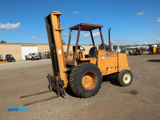 Lot 2-41557 - Case 580E Rough Terrain Forklift