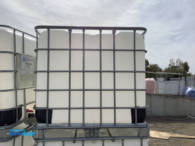 Lot 2-67546 - 1000 gallon tote used to hold glue