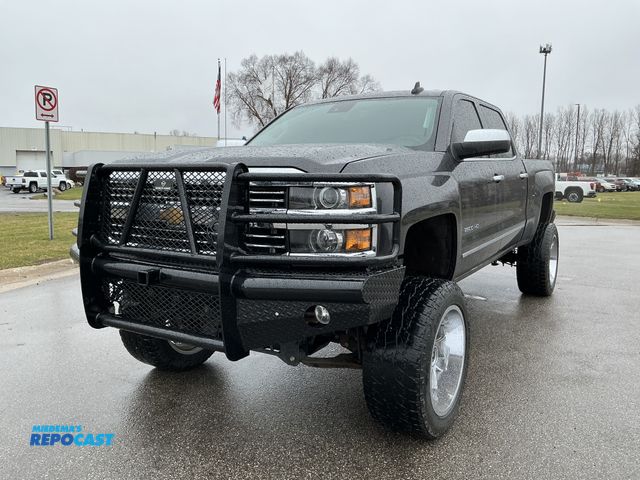Lot 2-77240 - 2015 Chevrolet Silverado 2500 LTZ Crew Cab Standard Box Pickup Truck 4x4