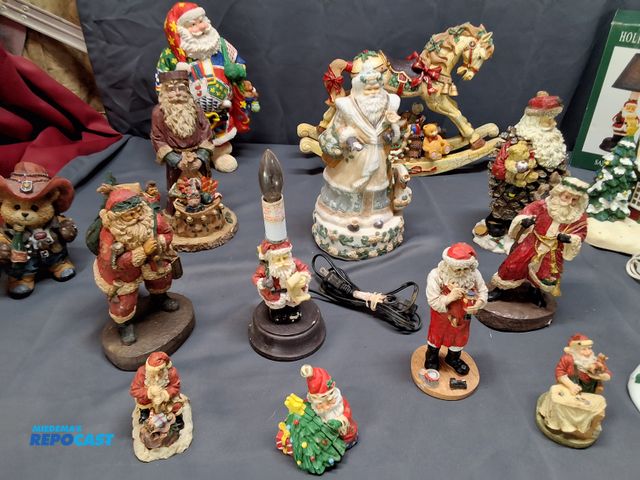 Lot 2-27192 - VINTAGE CHRISTMAS FIGURINES