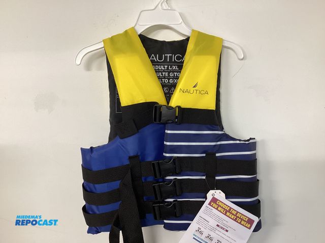 Lot 2-92867 - New NAUTICA Adult L/XL personal floatation device. 4 buckle. User weight greater than 88 pounds, che...