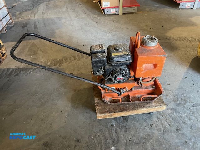 Lot 2-72694 - 1 Mikasa MBVC-77 Gas Powered Plate Compactor Starts and runs on ether.