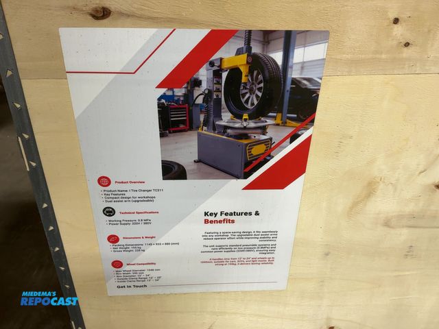 Lot 2-21921 - New SDLANCH TC311 Tire Changer, 220/380 Volt, 1040mm Max Wheel Diameter, 12-24" Rim Diameter, Crate ...