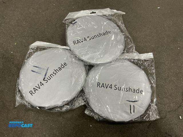 Lot 2-32609 - (3) rav 4 Windshield sun shades