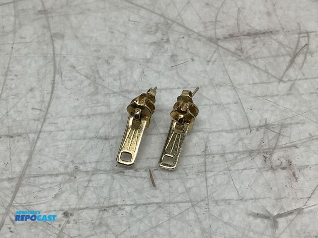 Lot 2-75521 - New Pair of gold zipper stud earrings