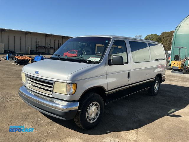 Lot 2-40139 - 1995 Ford Club Wagon Chateau Handicap Accessible Van RWD