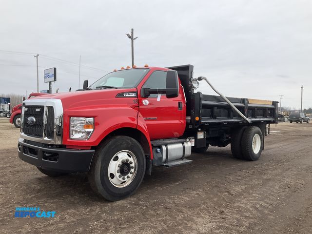 Lot 2-43185 - 2018 Ford F-750 Dump Truck