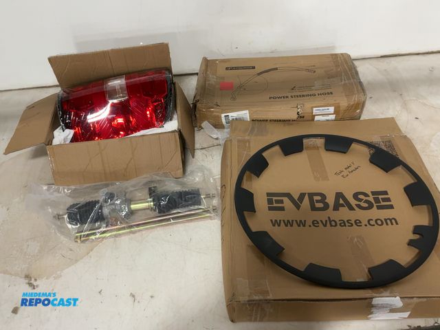 Lot 2-96969 - lot of asst. Car parts