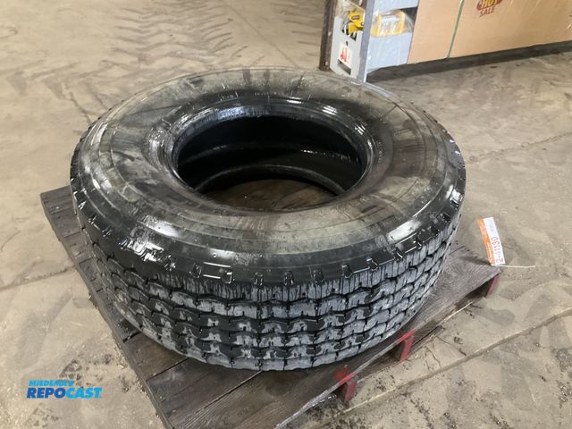 Lot 2-41130 - (1) Kumho Power Fleet 983 425/65R22.5 tire, used