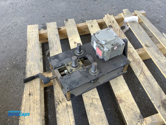 Lot 2-75495 - Conveyor side guide bending unit