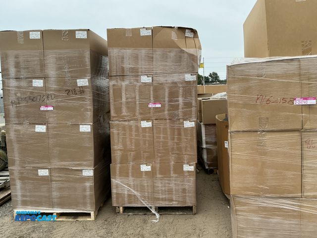 Lot 2-24736 - (8) boxes of 24.5"x 40” 3/16" PE Bubble Bags, 60 per box