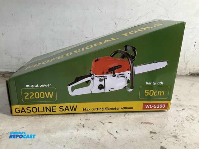 Lot 2-75363 - (1) Brand new Professional Tools, Model WL-5200, 2-stroke Gas powered Chain saw with 50cm (approx. 1...