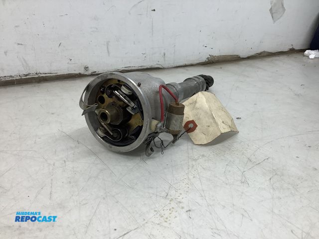 Lot 2-91043 - Mallory ignition Chevy v8 distributor 2458201