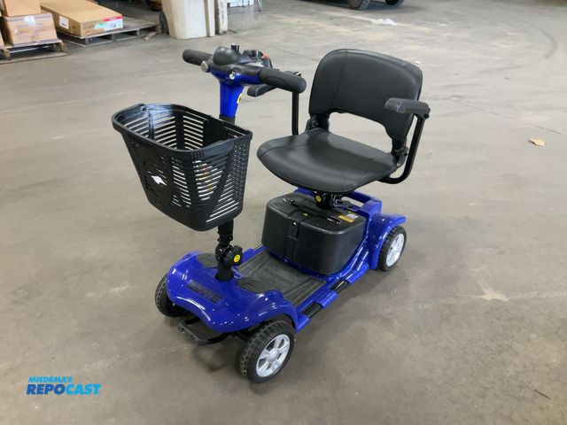 Lot 2-27951 - SKRT R100-1 Motorized Scooter