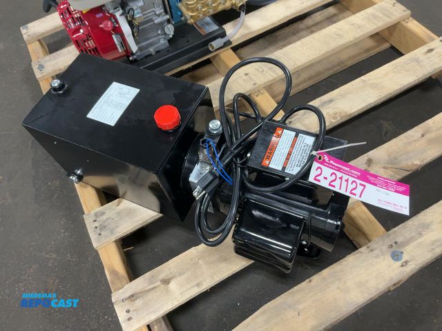 Lot 2-21127 - Unused Hydraulic Power Unit, 2.2 KW Single Phase 208-240 Volt Motor, 3.2 Gallon Tank, 2,900 PSI Pres...