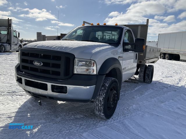 Lot 2-23857 - 2007 Ford F550 Regular Cab 4WD DRW Regular Cab Flatbed Pickup Truck 4x4