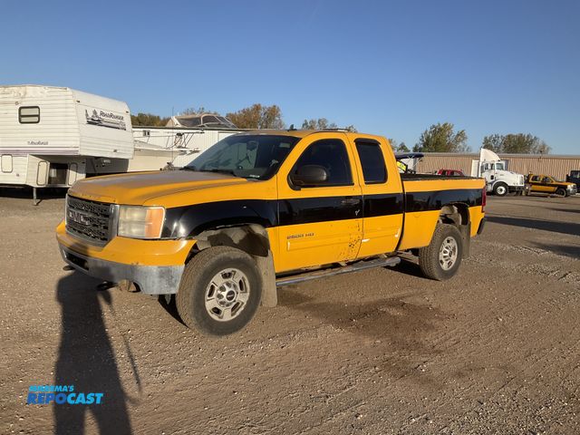 Lot 2-41444 - 2011 GMC Sierra 2500 HD Extended Cab Short Box Pickup Truck 4x4