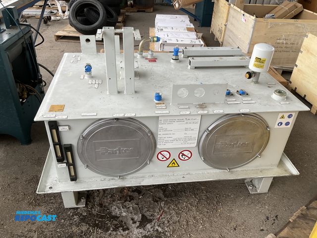 Lot 2-60804 - Parker 166 Gallon Oil Tank, Built in Temperature and Level gauges, used condition