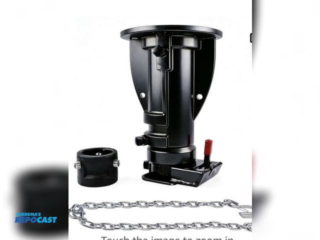 Lot 2-61769 - C5G1216 Adjustable Cushioned 5th Wheel to Gooseneck Adapter with Safty Chain
