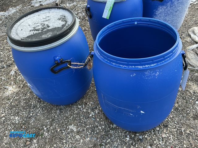 Lot 2-63391 - Lot of (2) 25gal. blue plastic barrels w/ removeable lid and locking rings - Clean inside