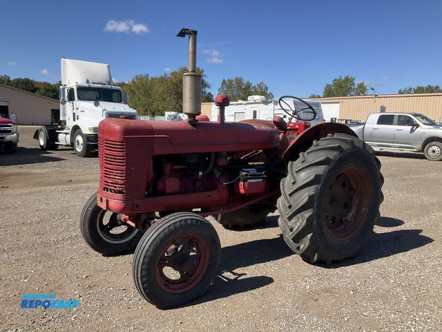 Lot 2-30005 - 1948 International Harvester W-4 Tractor