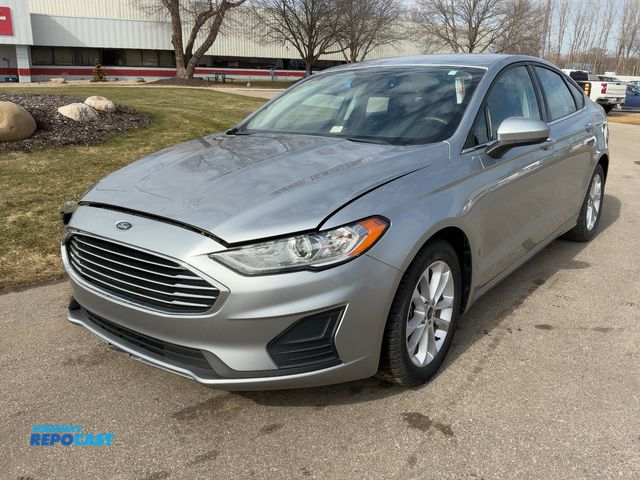Lot 2-43428 - 2020 Ford Fusion SE Sedan FWD