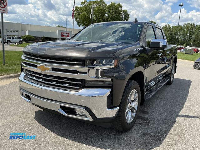 Lot 2-31412 - 2021 Chevrolet Silverado LTZ Crew Cab Standard Box Pickup Truck 4x4