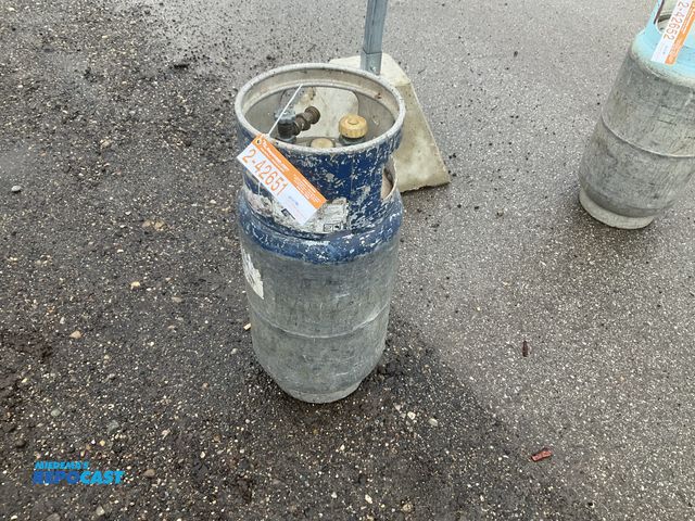 Lot 2-42651 - Aluminum 33lb LP tank, used