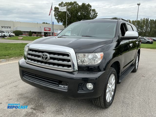 Lot 2-33440 - 2014 Toyota Sequoia Platinum SUV 4x4