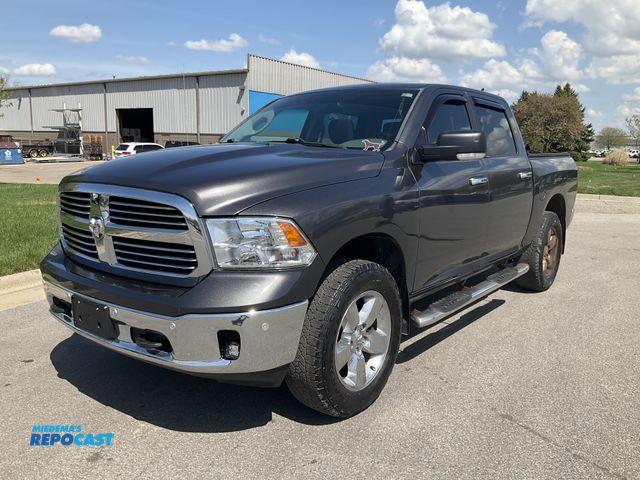 Lot 2-34671 - 2016 Ram 1500 SLT SWB 4WD Crew Cab Pickup Truck 4x4