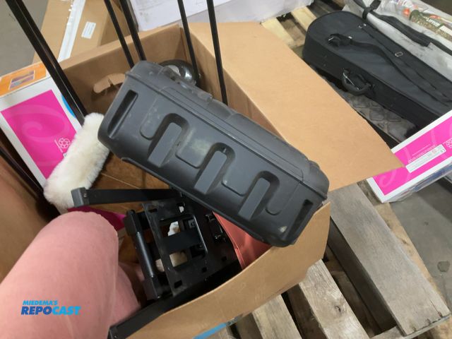 Lot 2-35524 - Xia-Xia 3 room play habitat, girl boots, five star recycled folders, blender, and much more