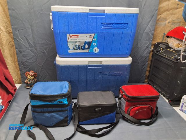Lot 2-76254 - LOT OF (2) COLEMAN COOLERS AND (3) LUNCH BOX COOLERS
