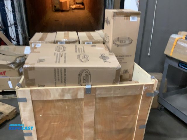 Lot 2-67828 - Crate of 12V sunlink led dinette globe lights